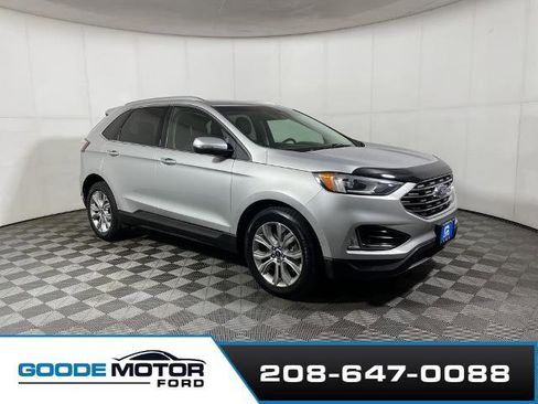 Certified 2019 Ford Edge Titanium image 2