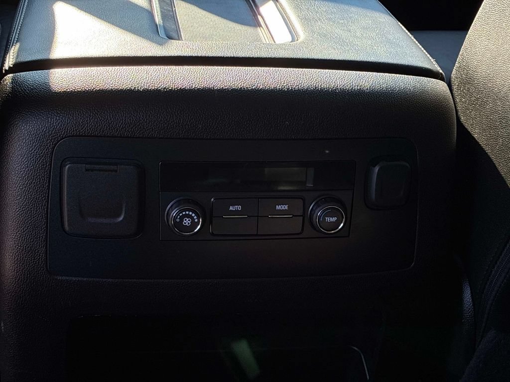 Used 2019 Chevrolet Tahoe LT AWD/4WD image 18