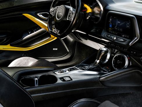 Used 2020 Chevrolet Camaro SS image 30