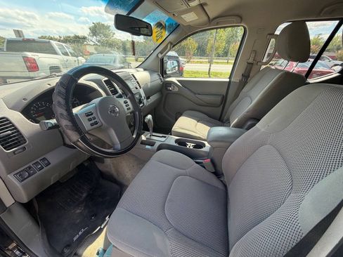 Used 2014 Nissan Frontier SV w/ SV Value Truck Package AWD/4WD image 11