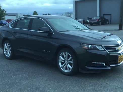 Used 2018 Chevrolet Impala LT FWD image 2