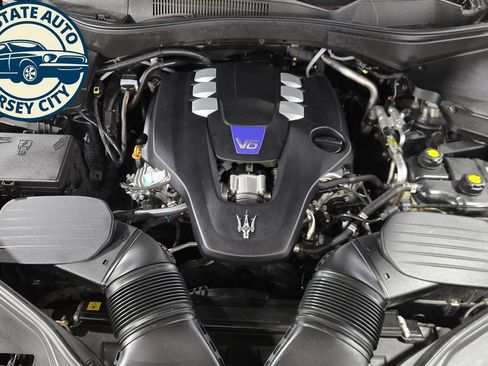 Used 2018 Maserati Levante S GranSport AWD/4WD image 38