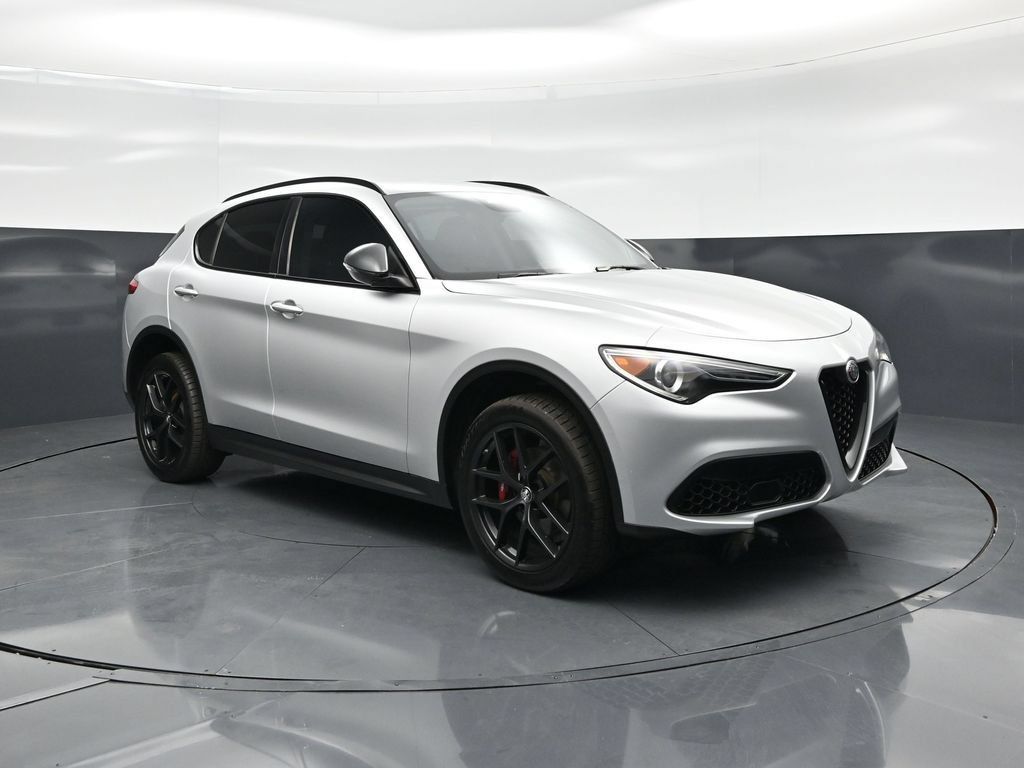 Used 2020 Alfa Romeo Stelvio w/ Nero Edizione RWD image 54