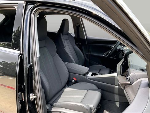 Used 2025 Audi Q5 Prestige AWD/4WD image 9