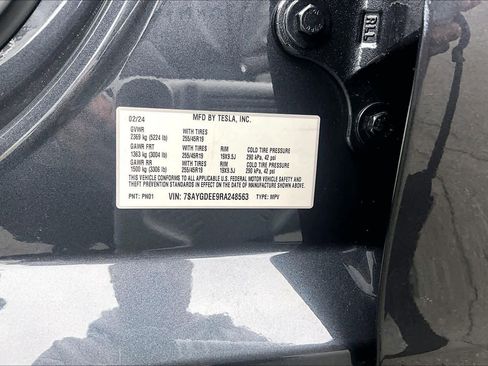 Used 2024 Tesla Model Y Long Range image 35