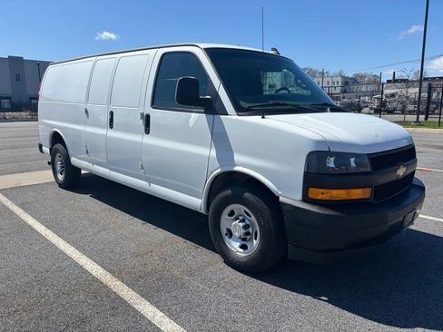 Used 2019 Chevrolet Express 2500 Extended w/ Driver Convenience Package image 12