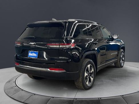 Used 2023 Jeep Grand Cherokee 4WD 4xe image 5