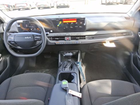 New 2026 Kia K4 FWD image 10