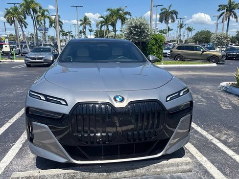 Used 2023 BMW 740i RWD image 10