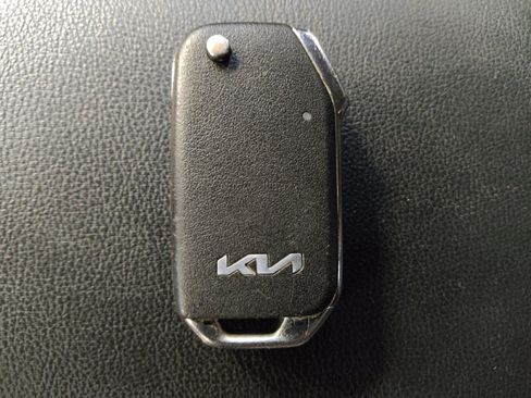 Used 2022 Kia Soul LX FWD image 32