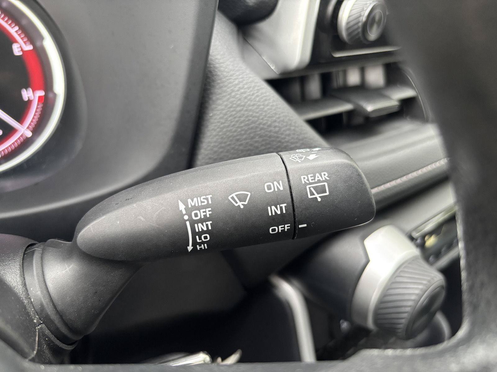 Used 2025 Toyota RAV4 LE AWD/4WD image 29