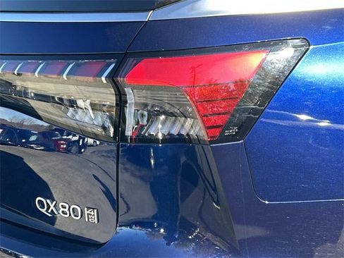 Certified 2025 INFINITI QX80 Sensory image 12