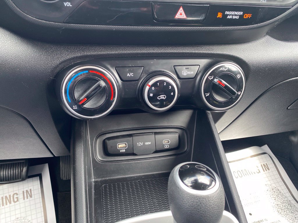 Certified 2023 Hyundai Venue SE FWD image 18