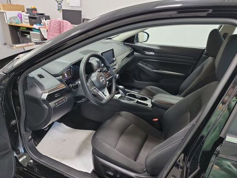 Used 2024 Nissan Altima 2.5 SV image 32