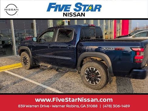 Used 2022 Nissan Frontier PRO-4X w/ Technology Package AWD/4WD image 4