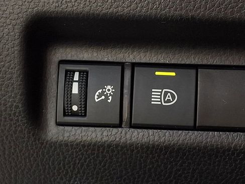 Used 2025 Toyota RAV4 XLE image 25