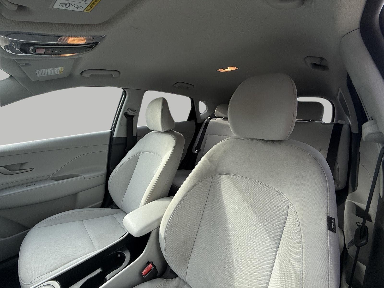 Used 2025 Hyundai Kona SEL AWD/4WD image 39