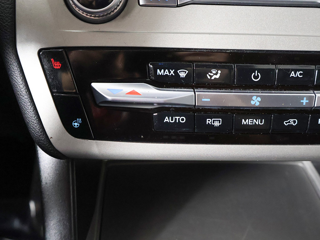 Used 2022 Ford Explorer XLT AWD/4WD image 46