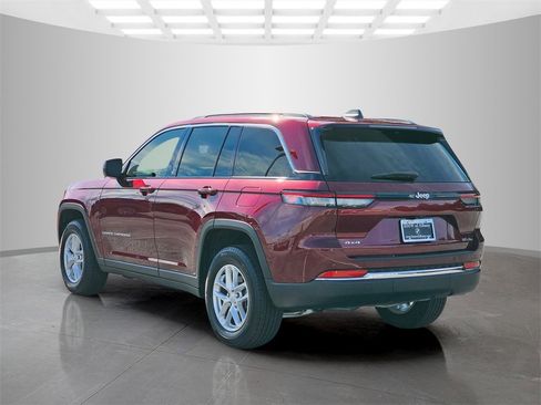 Used 2025 Jeep Grand Cherokee Laredo X w/ Luxury Tech Group I image 4