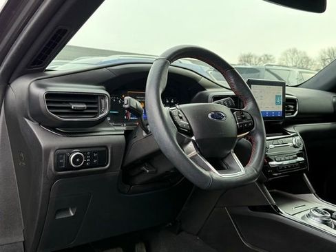 Certified 2024 Ford Explorer ST-Line w/ Class IV Trailer Tow Package image 16