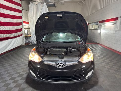 Used 2014 Hyundai Veloster w/ Technology Package 03 FWD image 11
