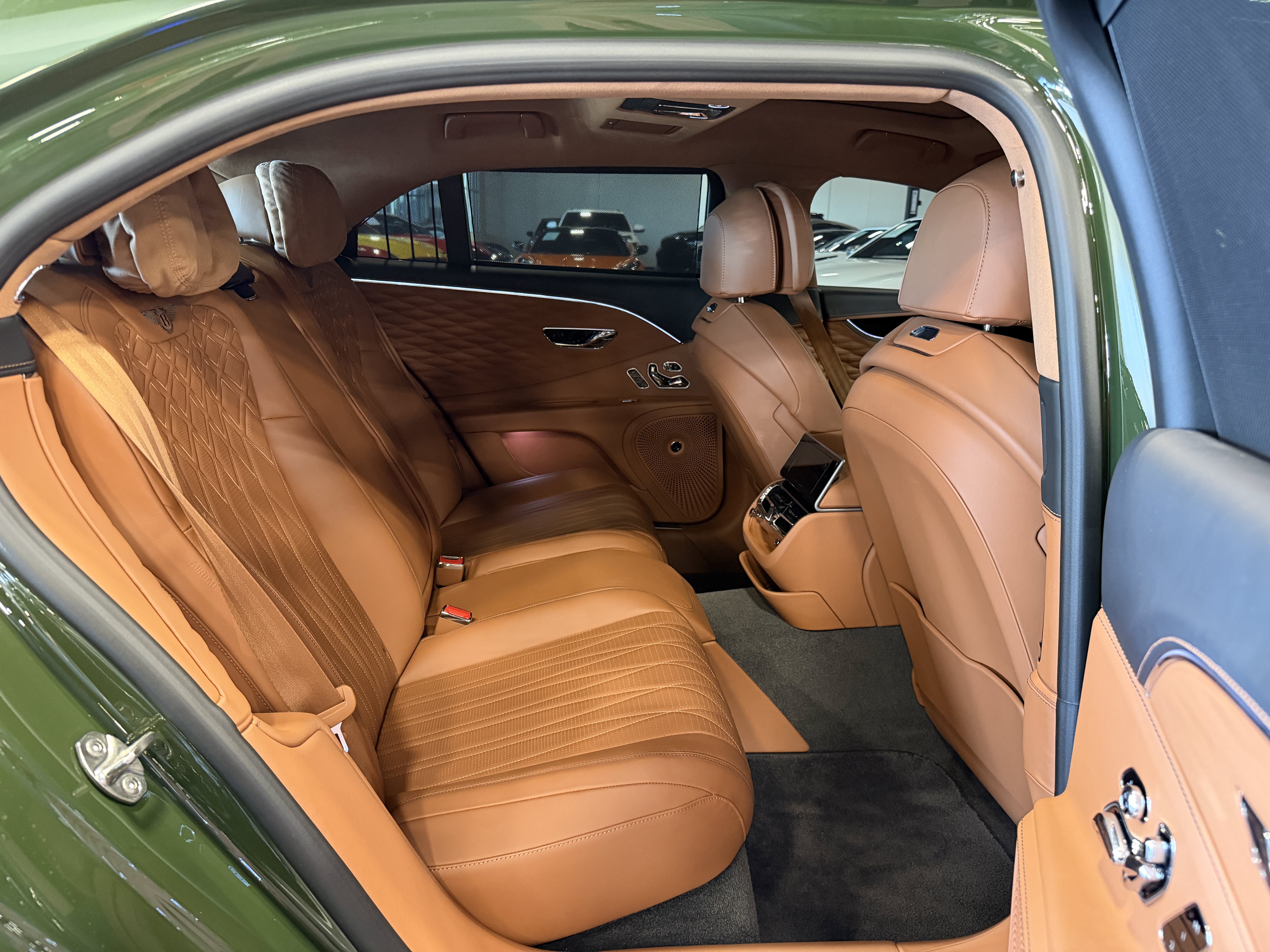 Used 2023 Bentley Flying Spur Azure AWD/4WD image 18