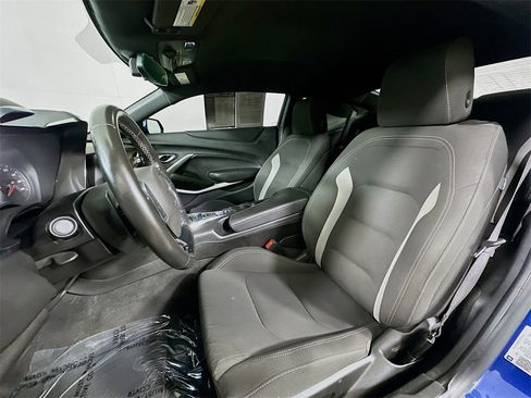 Used 2020 Chevrolet Camaro LT image 15