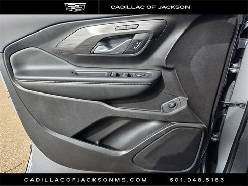 Used 2024 GMC Terrain SLT image 24