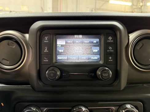 Certified 2018 Jeep Wrangler Sport AWD/4WD image 10