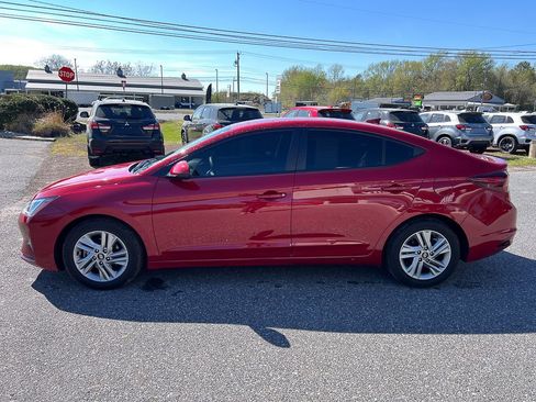 Used 2020 Hyundai Elantra SEL w/ Convenience Package (C2) FWD image 2