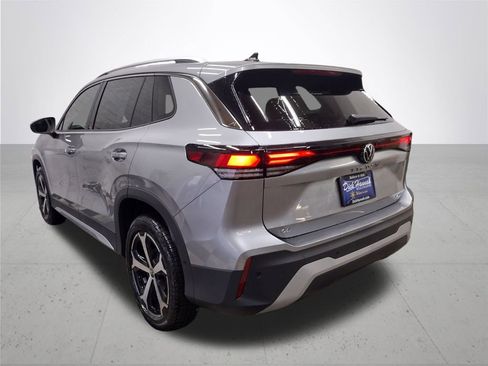 New 2026 Volkswagen Tiguan SE image 10