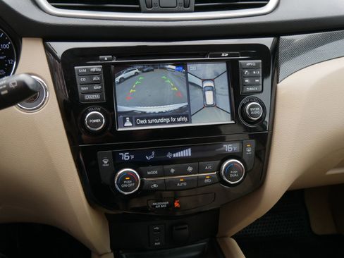 Used 2015 Nissan Rogue SL w/ SL Premium Package image 16