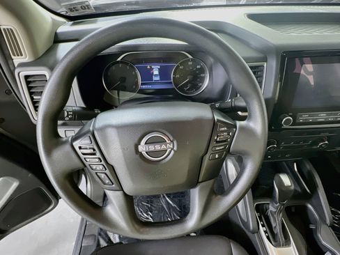 Used 2023 Nissan Frontier SV w/ Technology Package AWD/4WD image 11