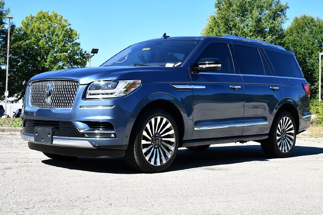 Used 2019 Lincoln Navigator Reserve AWD/4WD image 3