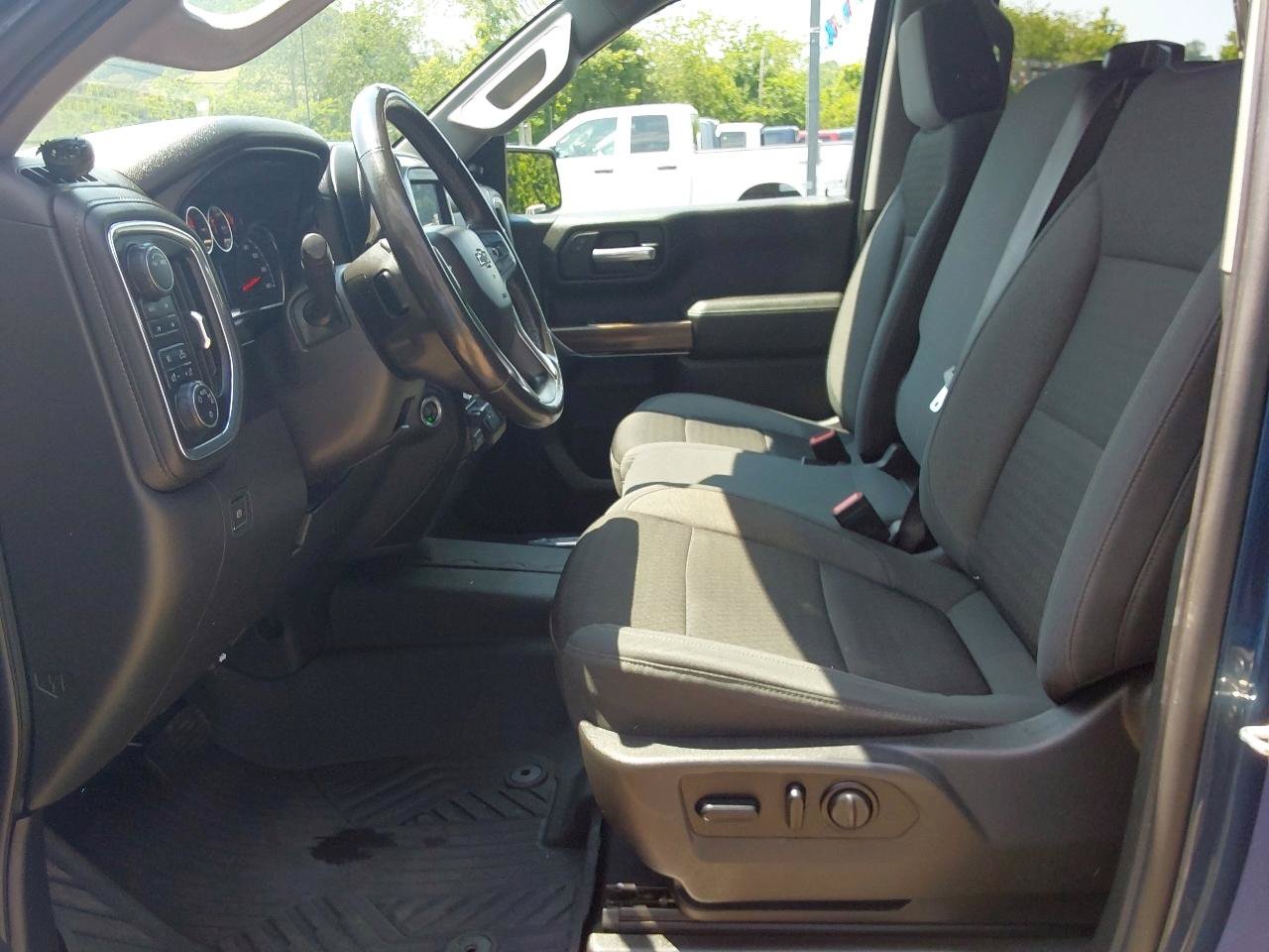 Used 2021 Chevrolet Silverado 1500 RST AWD/4WD image 33