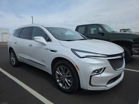Used 2024 Buick Enclave Avenir w/ Avenir Technology Package AWD/4WD image 1
