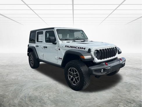 Used 2024 Jeep Wrangler Unlimited Rubicon image 2