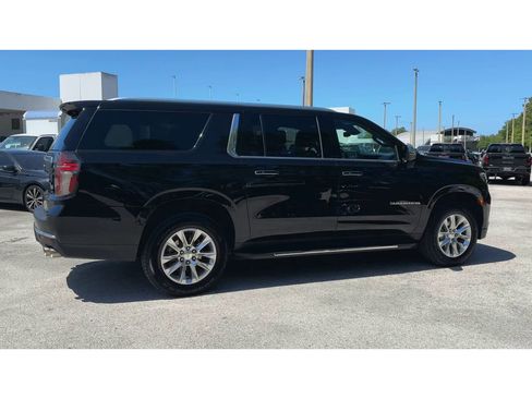 Certified 2024 Chevrolet Suburban Premier RWD image 9