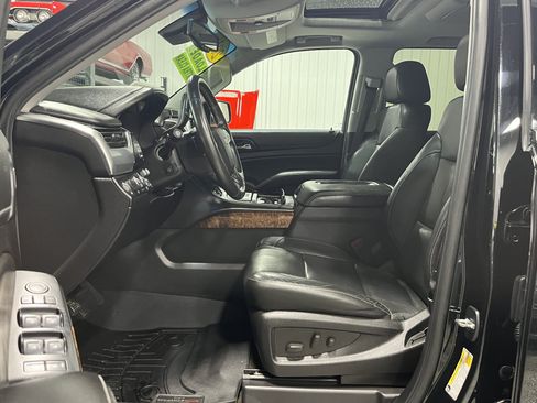 Used 2015 Chevrolet Suburban LTZ AWD/4WD image 14