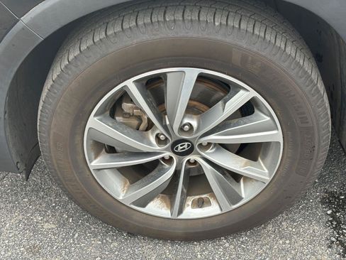 Used 2019 Hyundai Santa Fe FWD image 14