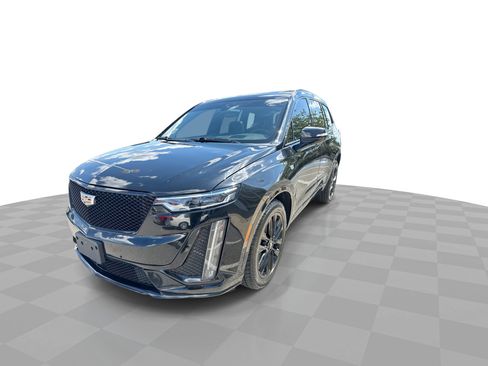 Used 2021 Cadillac XT6 Sport w/ LPO, ONYX Package image 4