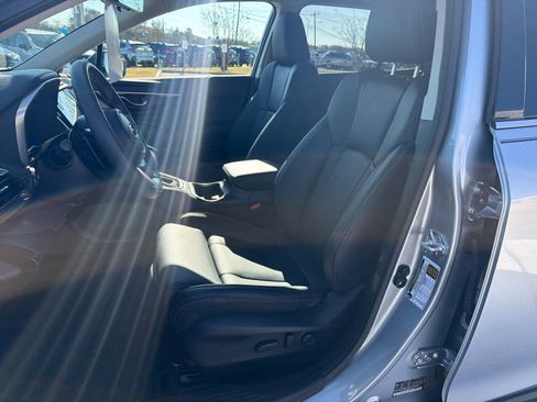 Certified 2025 Subaru Outback Touring XT image 11