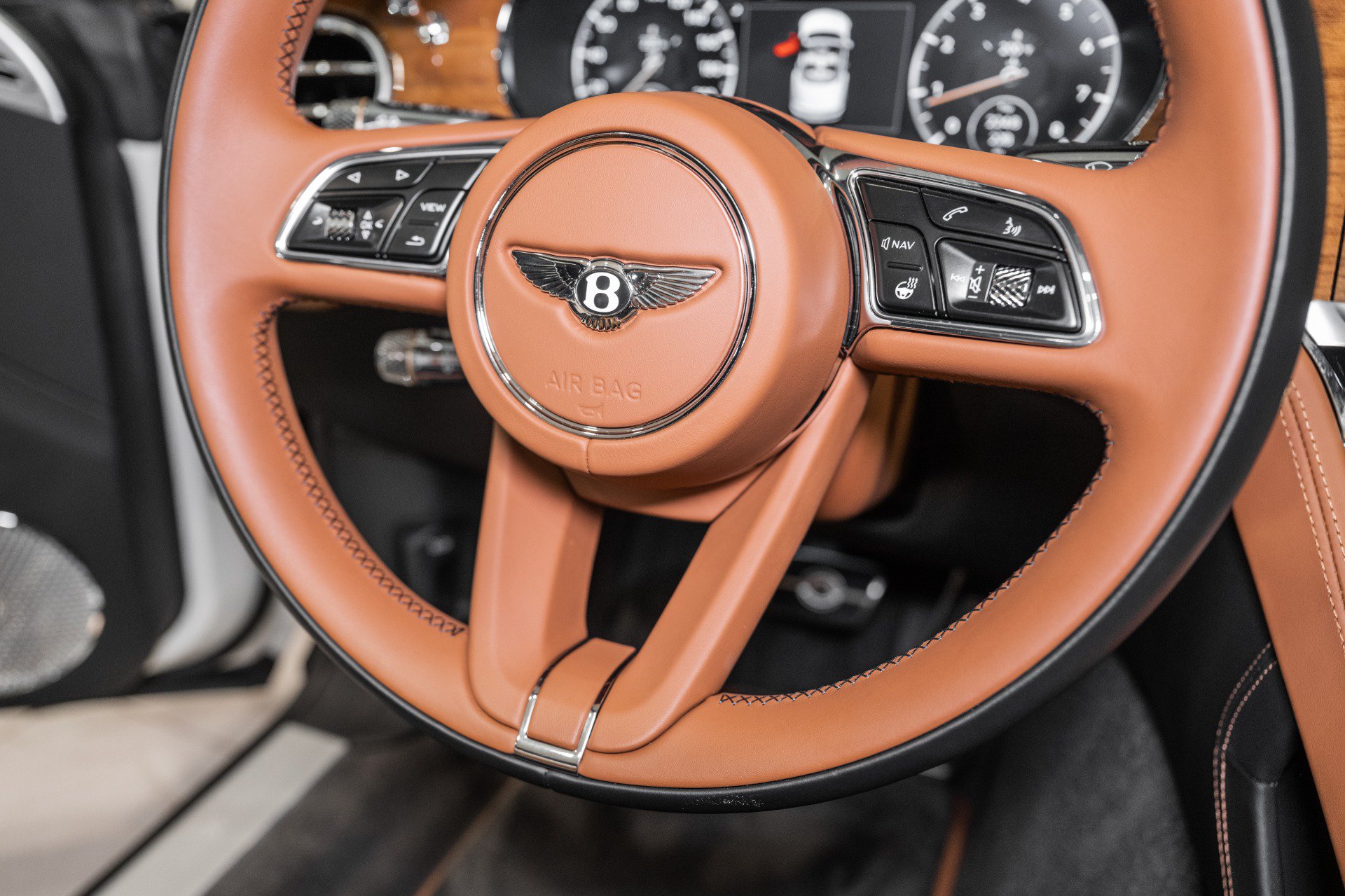 Certified 2024 Bentley Continental GT V8 AWD/4WD image 46