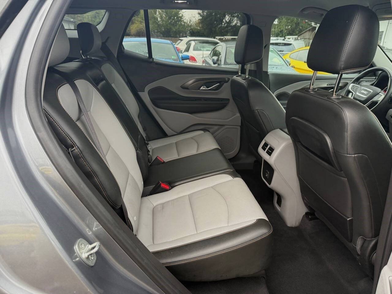Used 2020 GMC Terrain SLT w/ Preferred Package FWD image 12