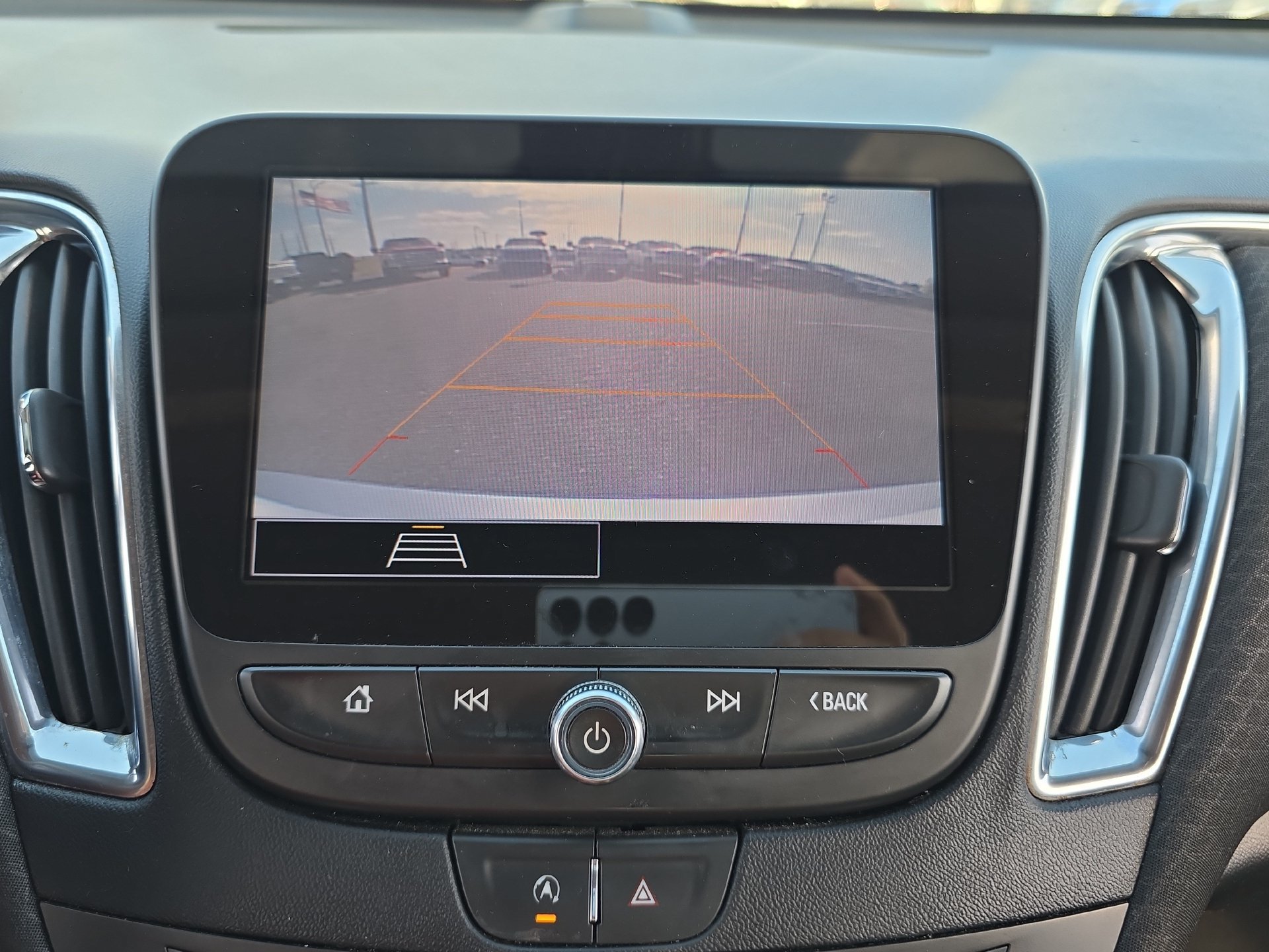 Used 2021 Chevrolet Malibu LT FWD image 23