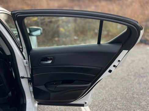 Used 2019 Acura ILX Sedan w/Premium Pkg image 35