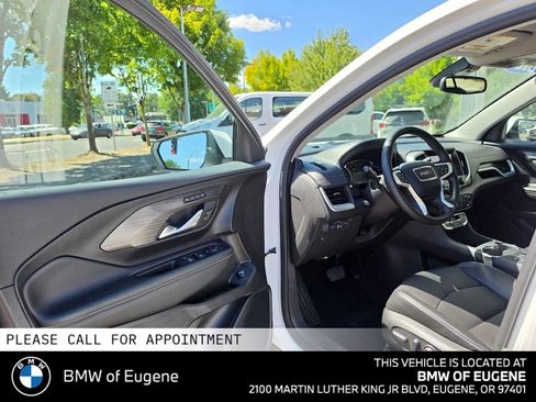 Used 2024 GMC Terrain SLT AWD/4WD image 24