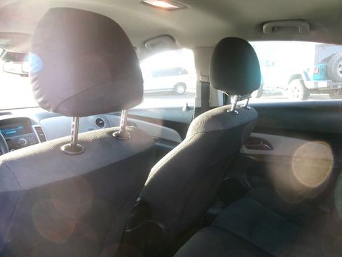 Used 2014 Chevrolet Cruze LS image 15