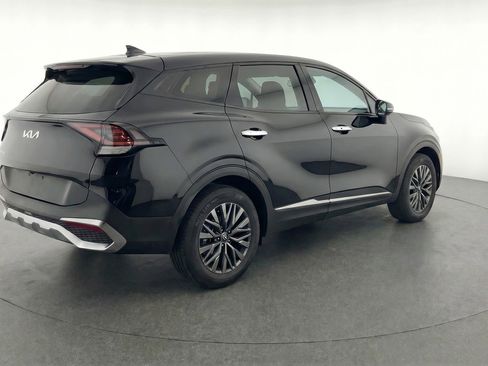 Used 2025 Kia Sportage LX image 9