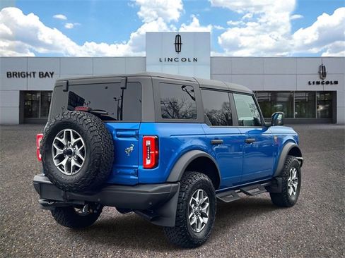 Used 2024 Ford Bronco Badlands image 3